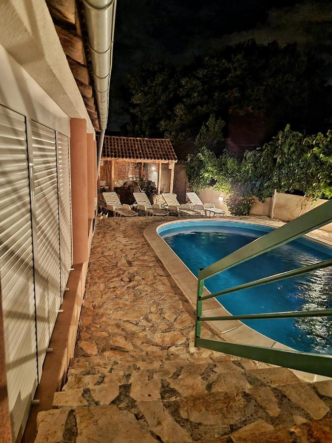 Guesthouse Dila Galovac  Esterno foto