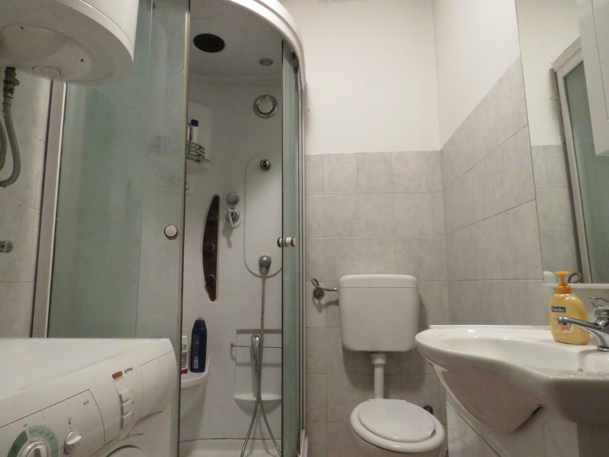 Guesthouse Dila Galovac  Esterno foto